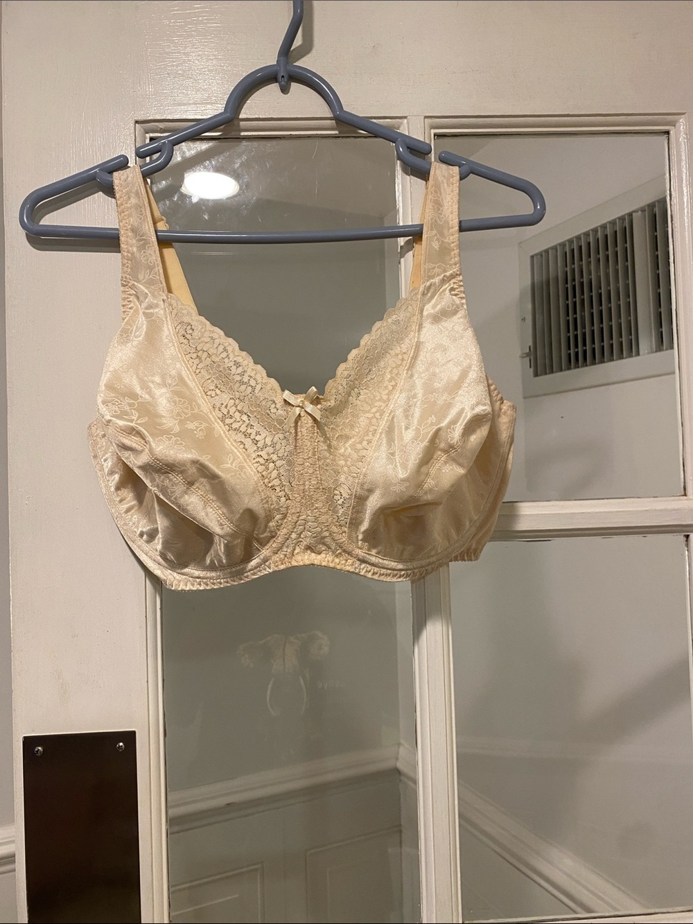 Playtex size 40DD Bra good condition